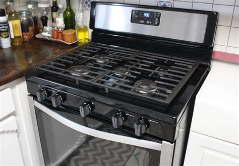 how to light a whirlpool gas oven
